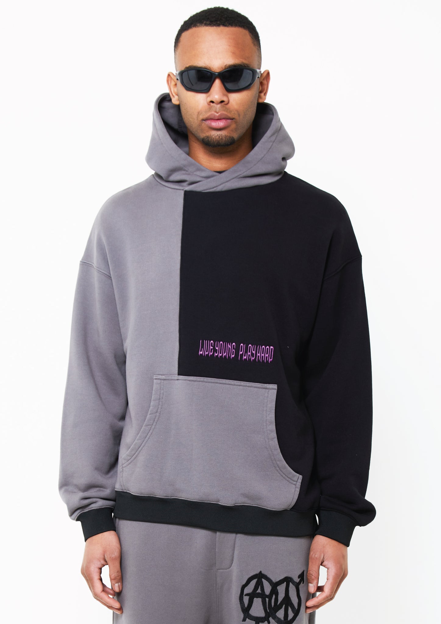 HARD PATCH HOODY